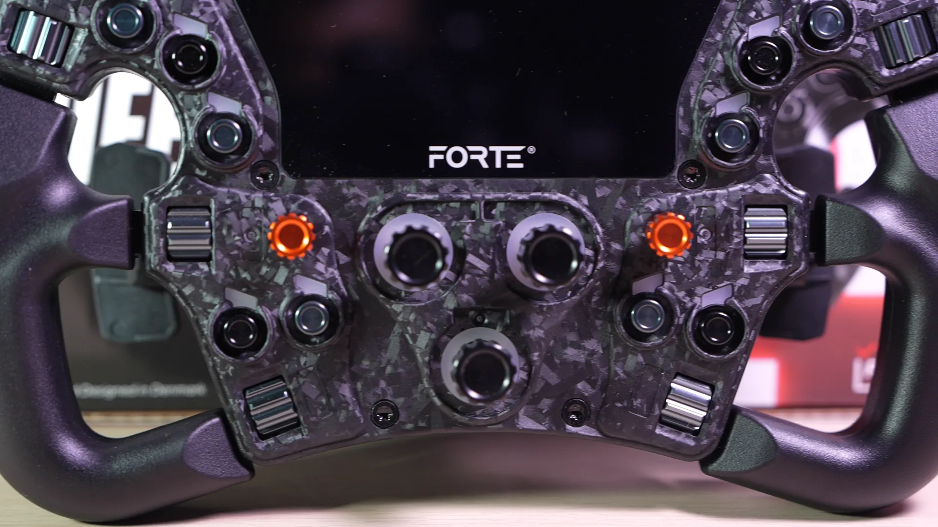Le bloc central : boutons, molettes et funky switches, tout en aluminium