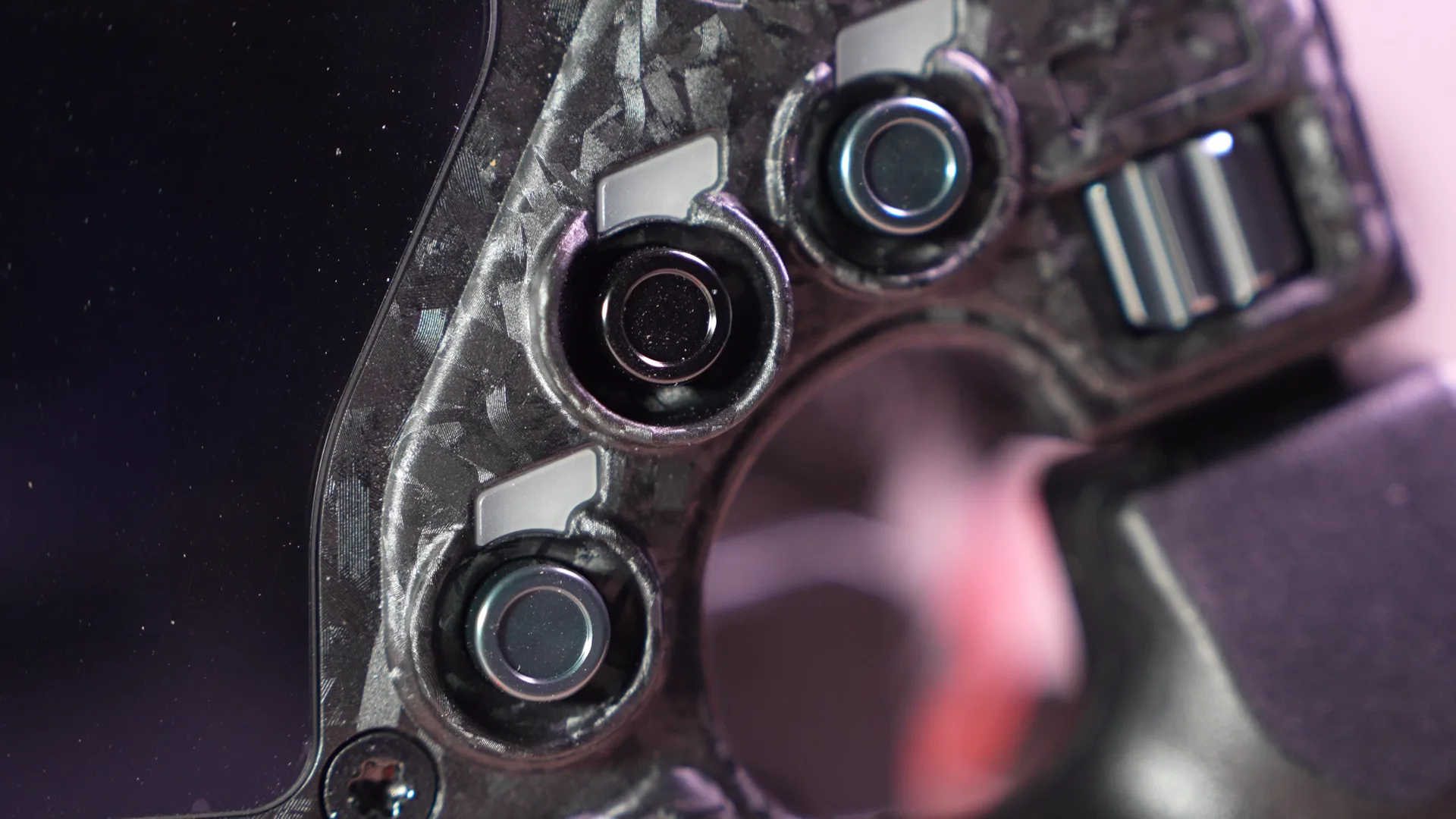 En macro, on voit le creux au centre des boutons