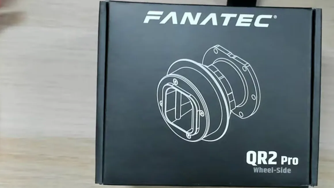 La boîte noire du QR2 Pro de Fanatec, celle qu'on trouve sous le carton quand le vendeur l'a gardée.