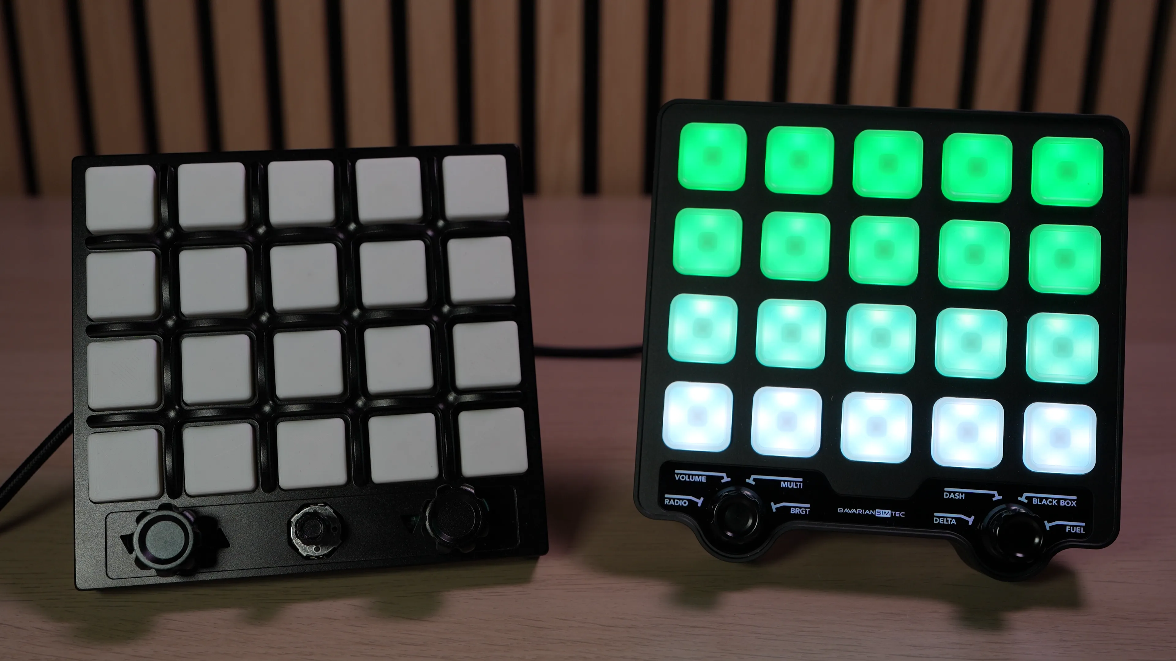 Velocitas Imperium CWB (gauche) vs BavarianSimTec ControlCenter (droite)