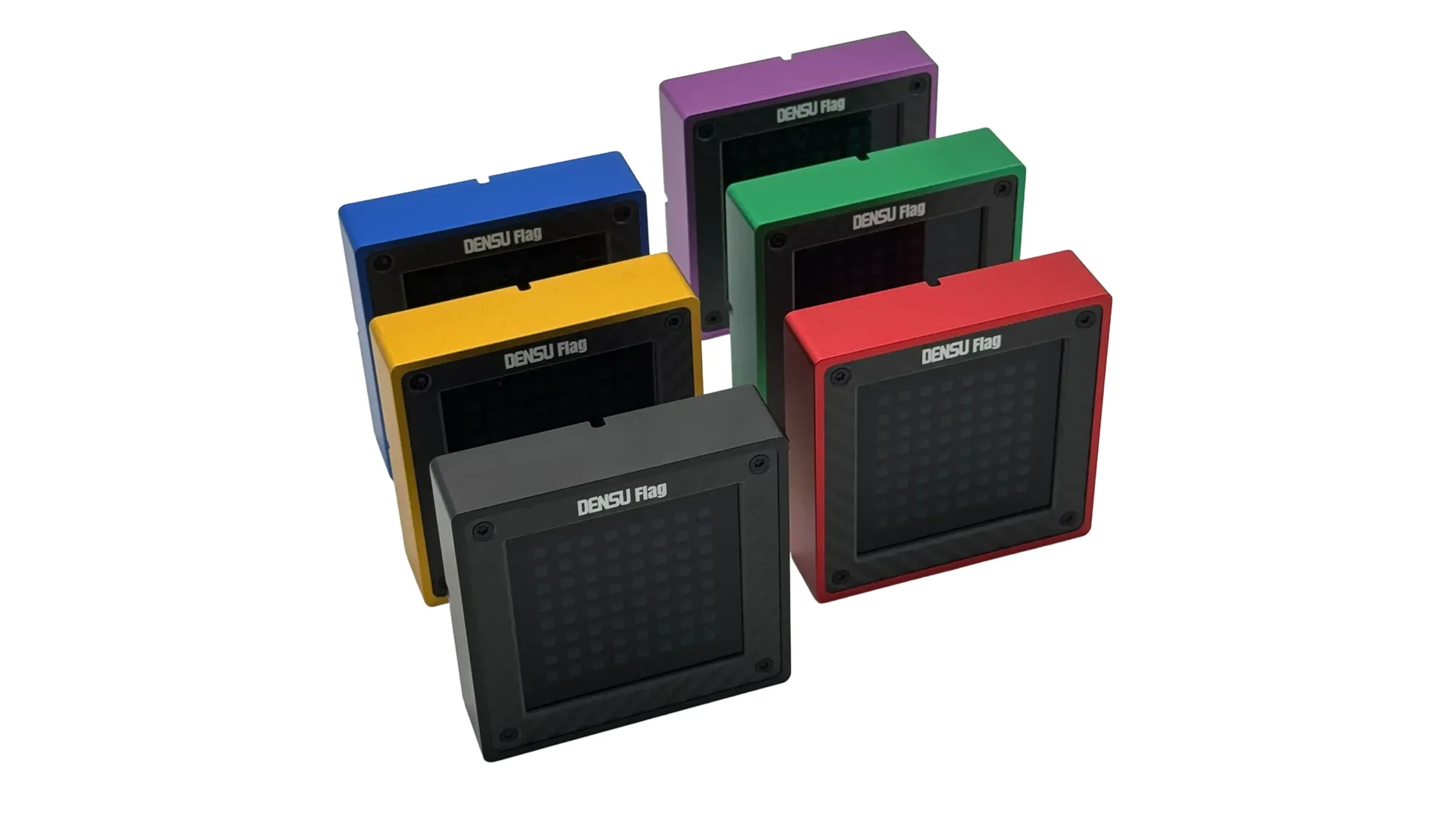 À l'autre bout de la gamme, la Densu Flag Pro : 64 LED RGB et six couleurs de boîtier, à 129 € pièce. Visuel Densu.