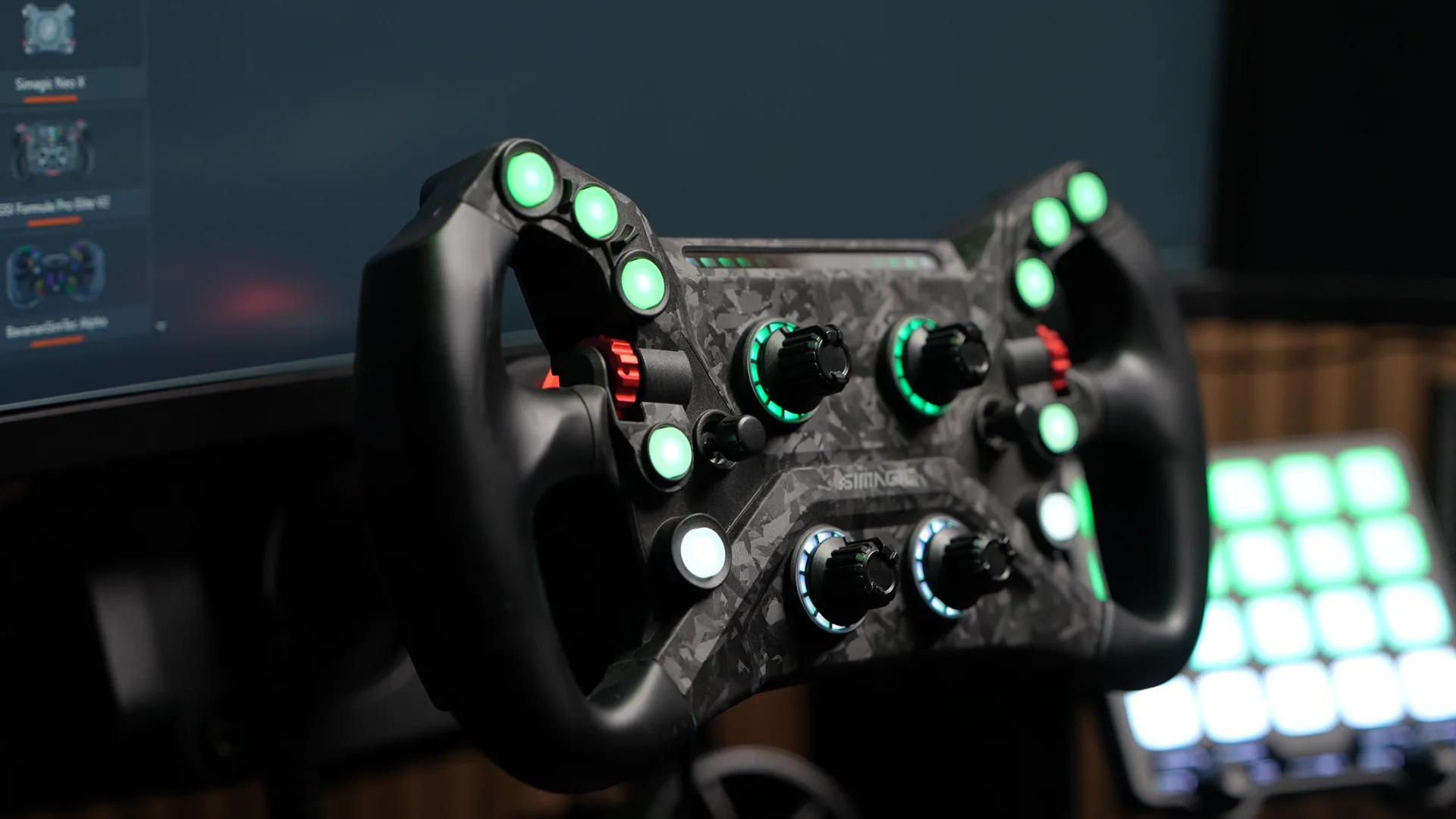 Le Simagic GT Neo monté et reconnu instantanément, LEDs RPM allumées