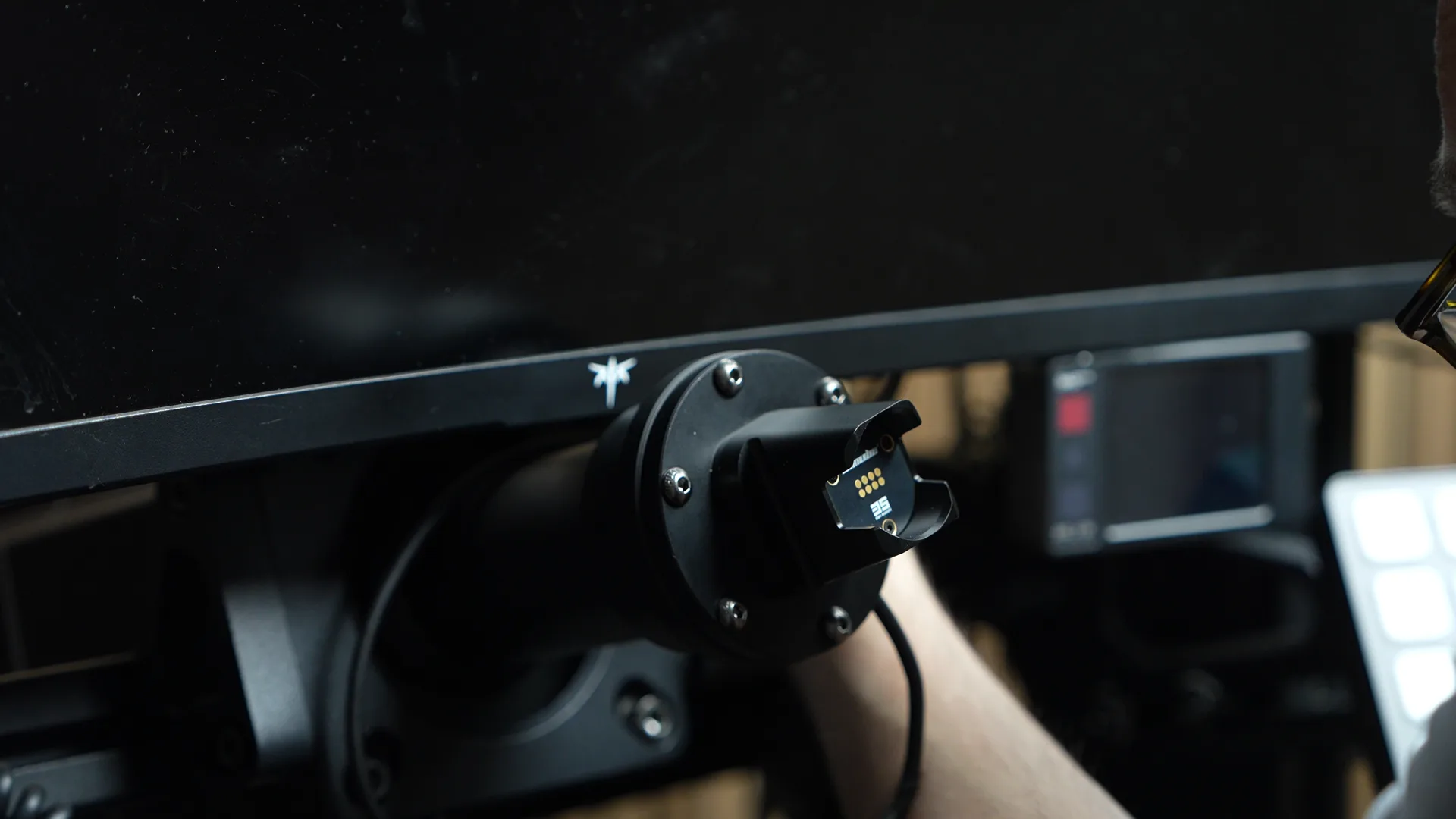 Le QR Simube avec le module pogo pin une fois monté sur le shaft de la SC2 Pro