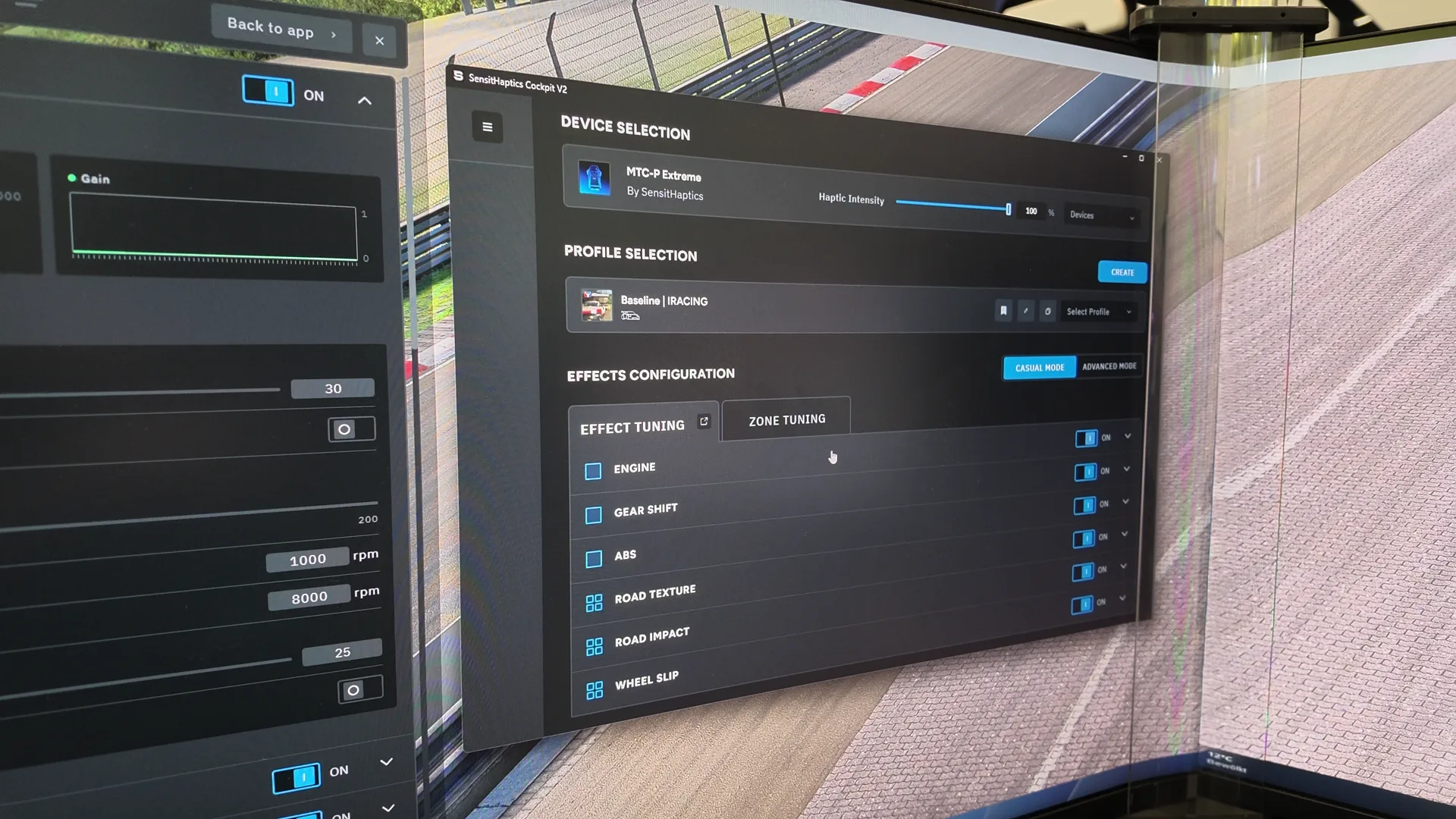 L'application Cockpit V2, profil iRacing chargé : un mode casual pour brancher et rouler, un mode avancé pour tout régler.