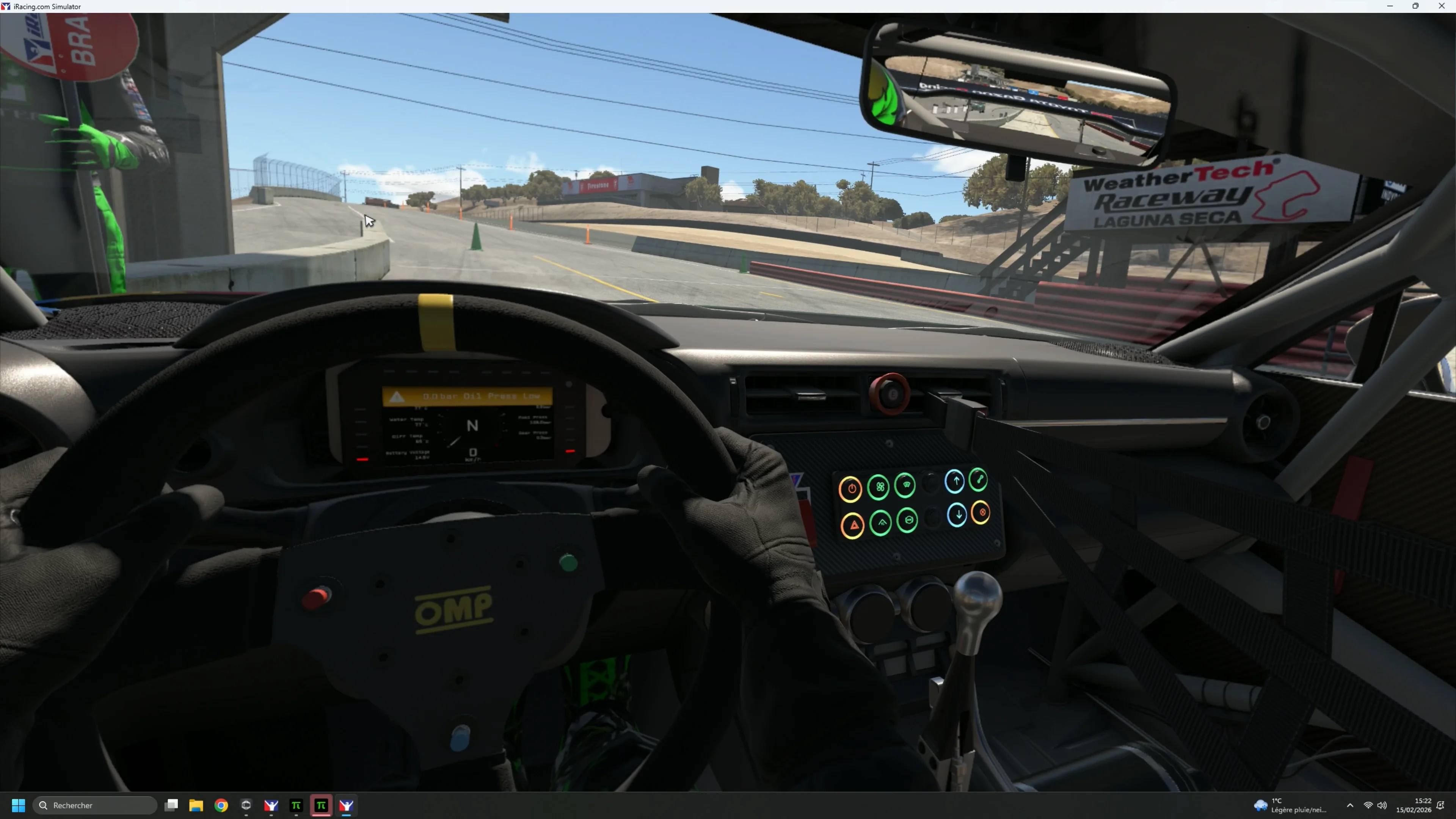 Vue cockpit iRacing en VR à Laguna Seca