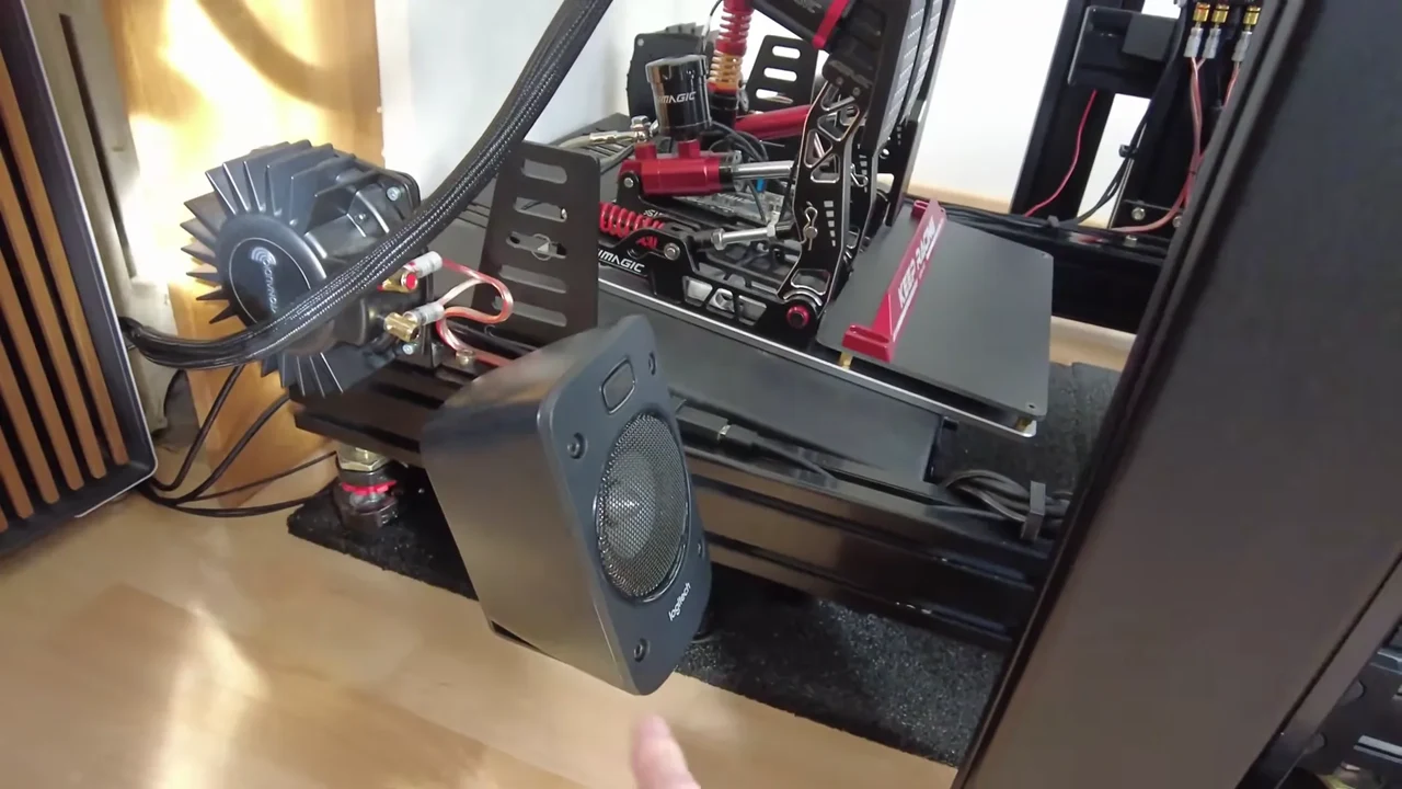 Son 5.1 en sim racing : mon Logitech Z906 autour du châssis, et comment bien l'installer