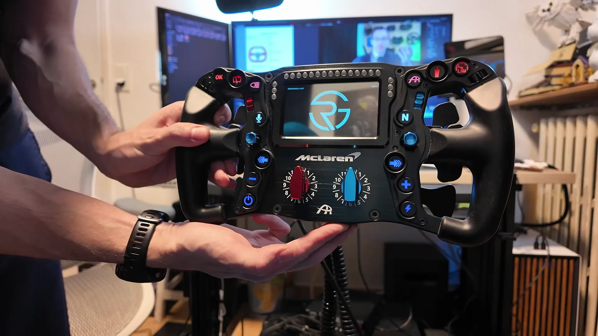Par son câble GX12, l'Artura passait aussi à travers le QR-A. Le volant que vous allez rencontrer, c'est celui-là : USB-C ou GX12.