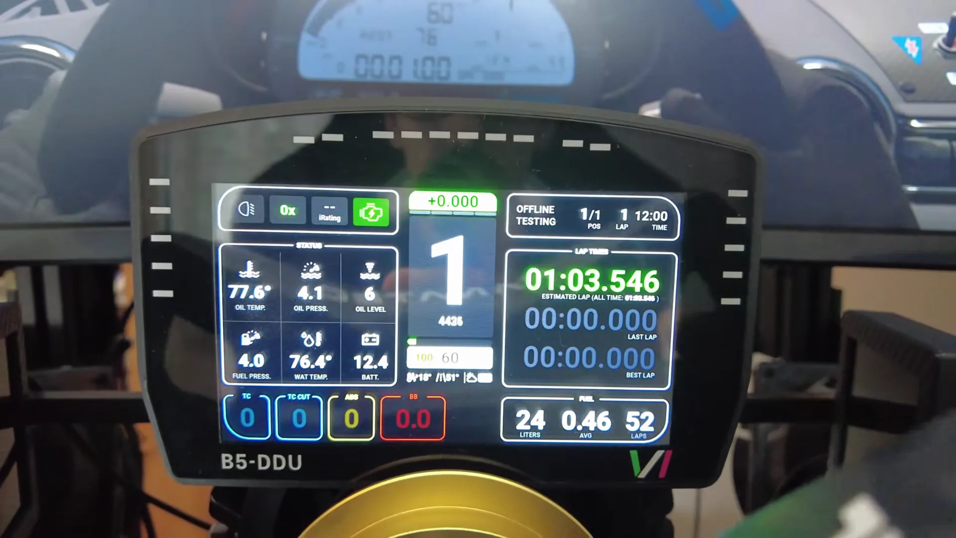 Mon premier dashboard en DIY, un B5-DDU de Velocitas Imperium. Gratifiant à monter, mais aucune garantie : s'il lâche, c'est pour moi.
