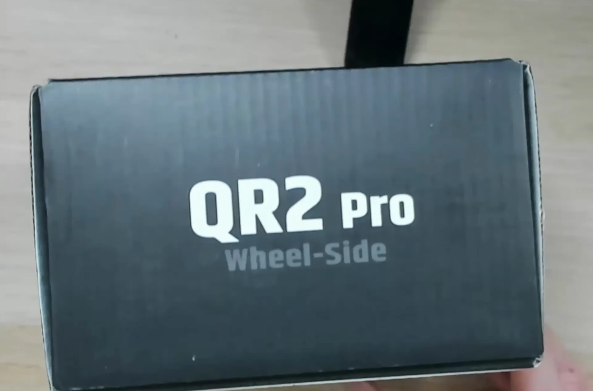 La boîte du QR2 Simube vendu comme « QR2 Pro » : même carton, même typographie, mais aucune étiquette ni numéro de série.