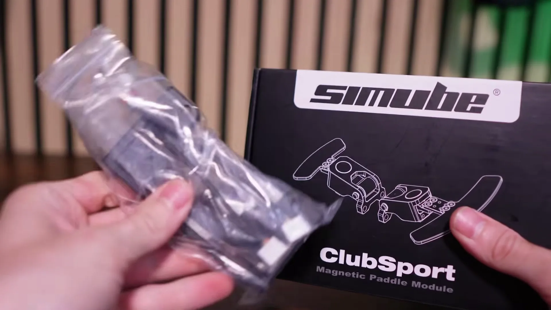 La boîte du module ClubSport de Simube, la base du kit. Chez Fanatec, l'original coûte 109,95 € à lui seul.