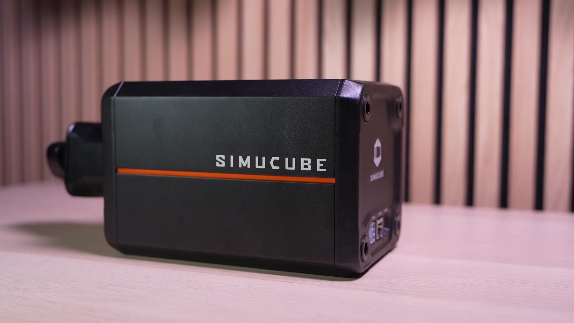 La Simucube 3 Pro avec son liseré orange