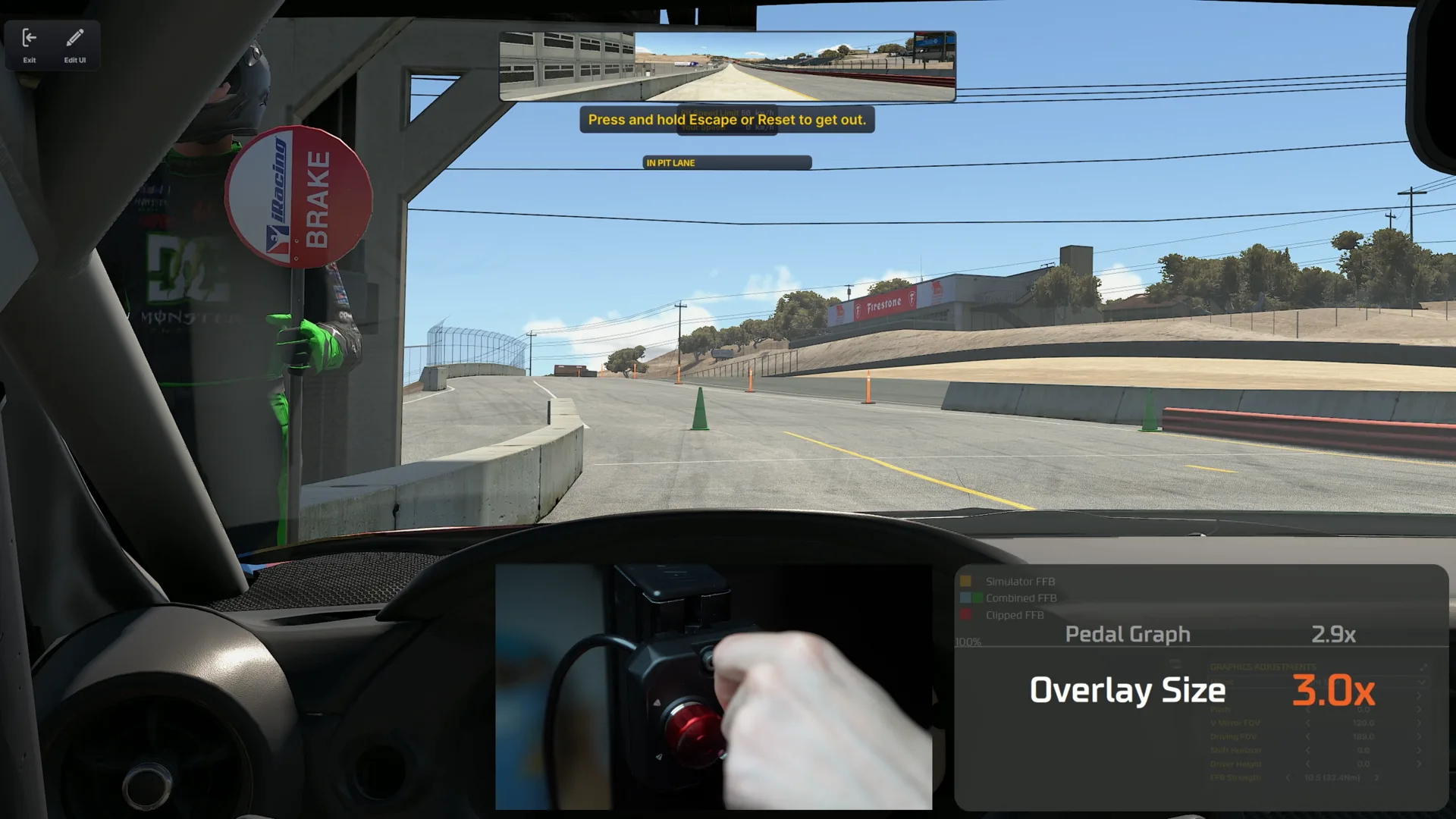 J'utilise le boîtier de contrôle pour ajuster mes réglages en temps réel, sans quitter iRacing