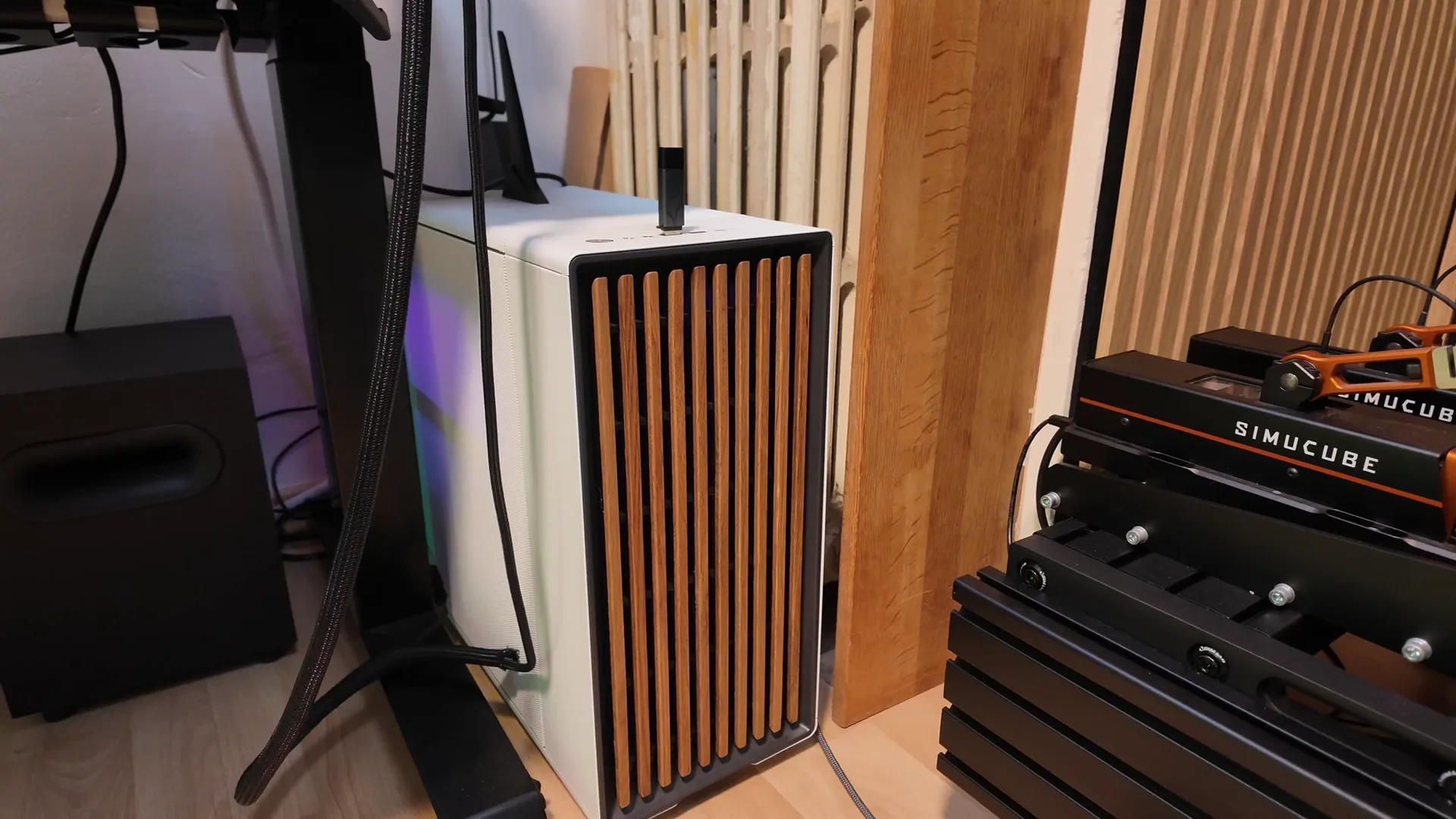 Je l'ai depuis deux ou trois ans, et c'est sur lui que tournaient toutes mes simus. Aujourd'hui, il ne fait plus que bureau et montage.