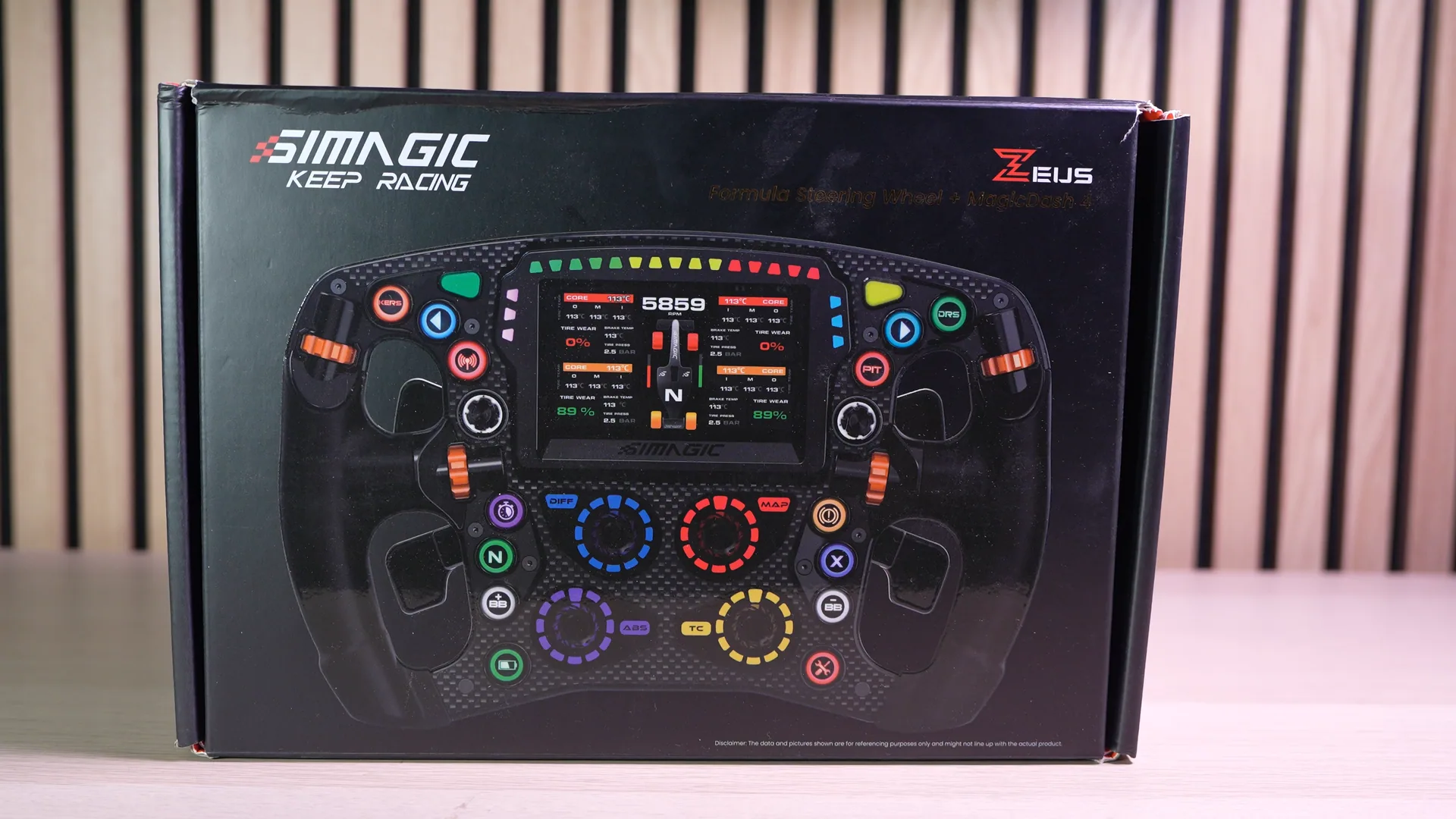 Le carton du Zeus Formula, avec le volant illustré en façade