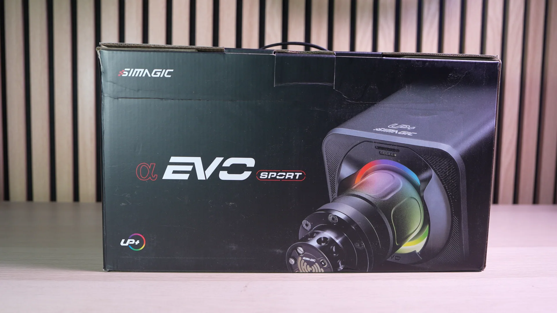 Le carton de la base Alpha EVO Sport, livrée avec le bundle