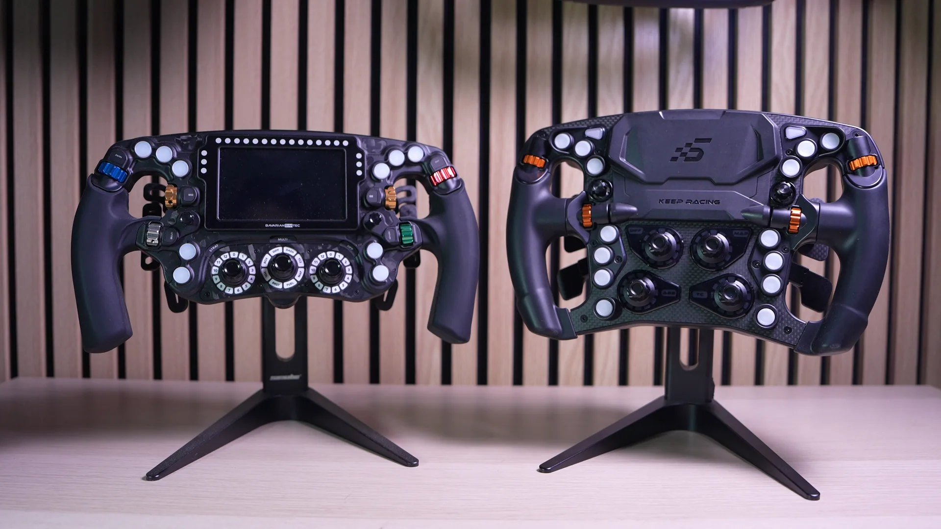 Le Zeus Formula à côté du Bavarian Omega Pro V2