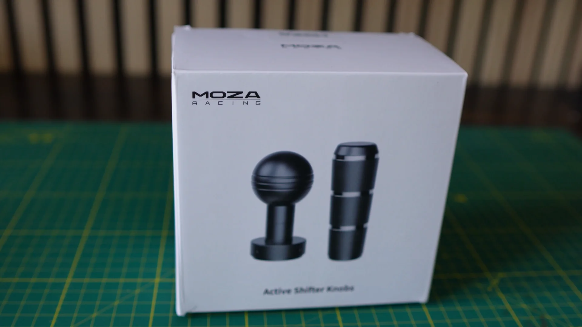 Le coffret Active Shifter Knobs avec les deux pomos