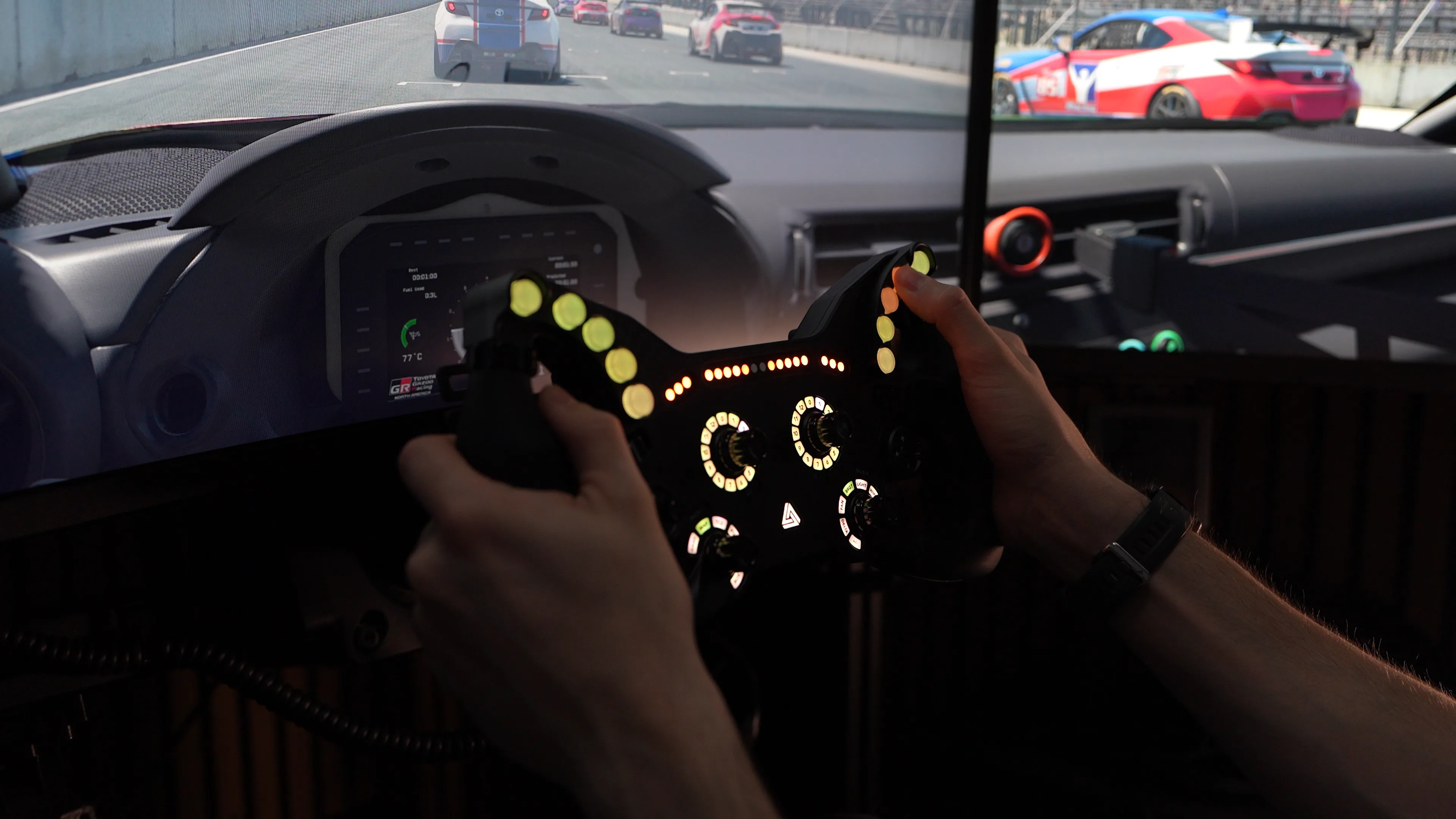 Mains sur le volant en course, LEDs orange