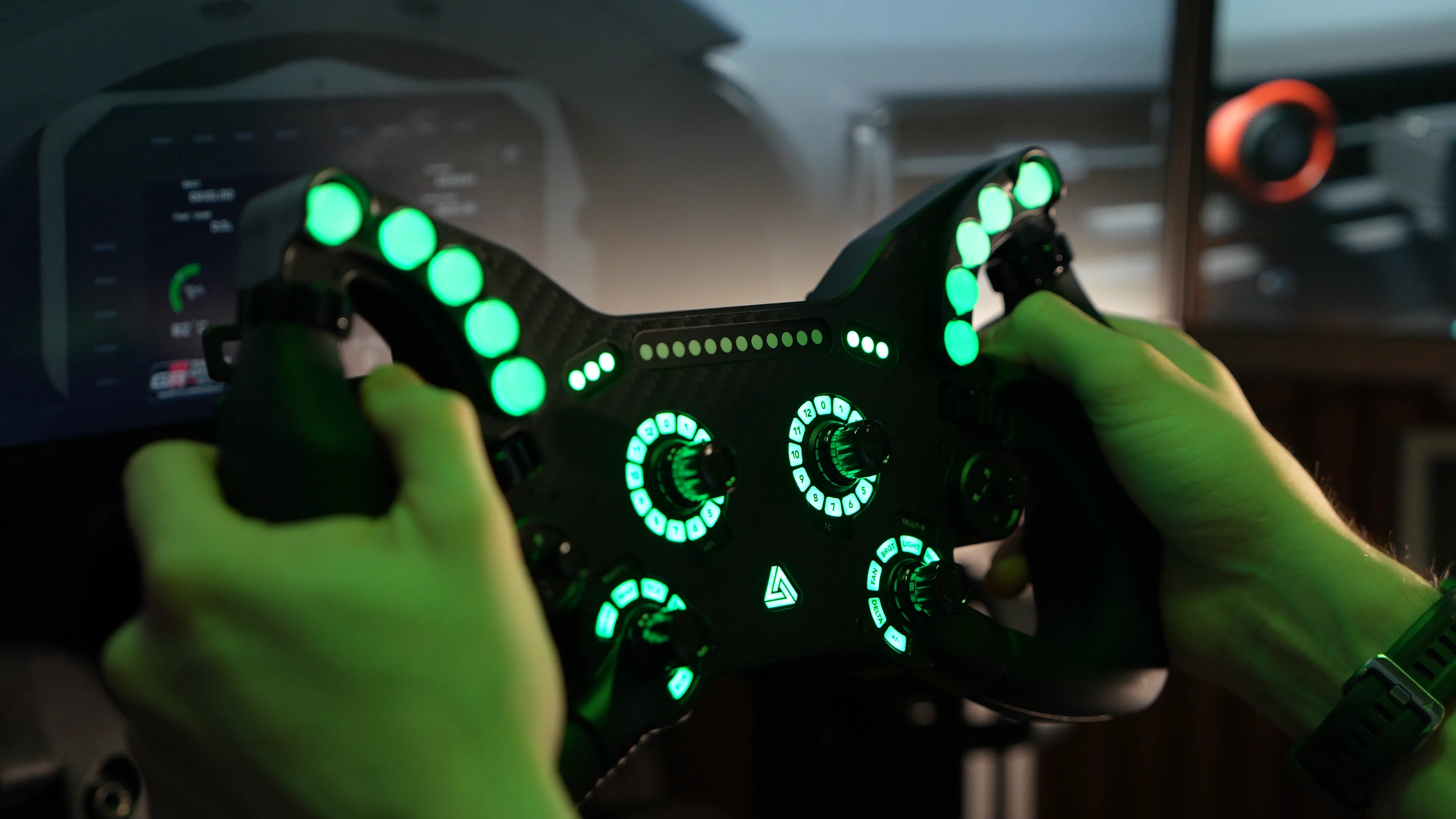 Gros plan volant LEDs vertes en main