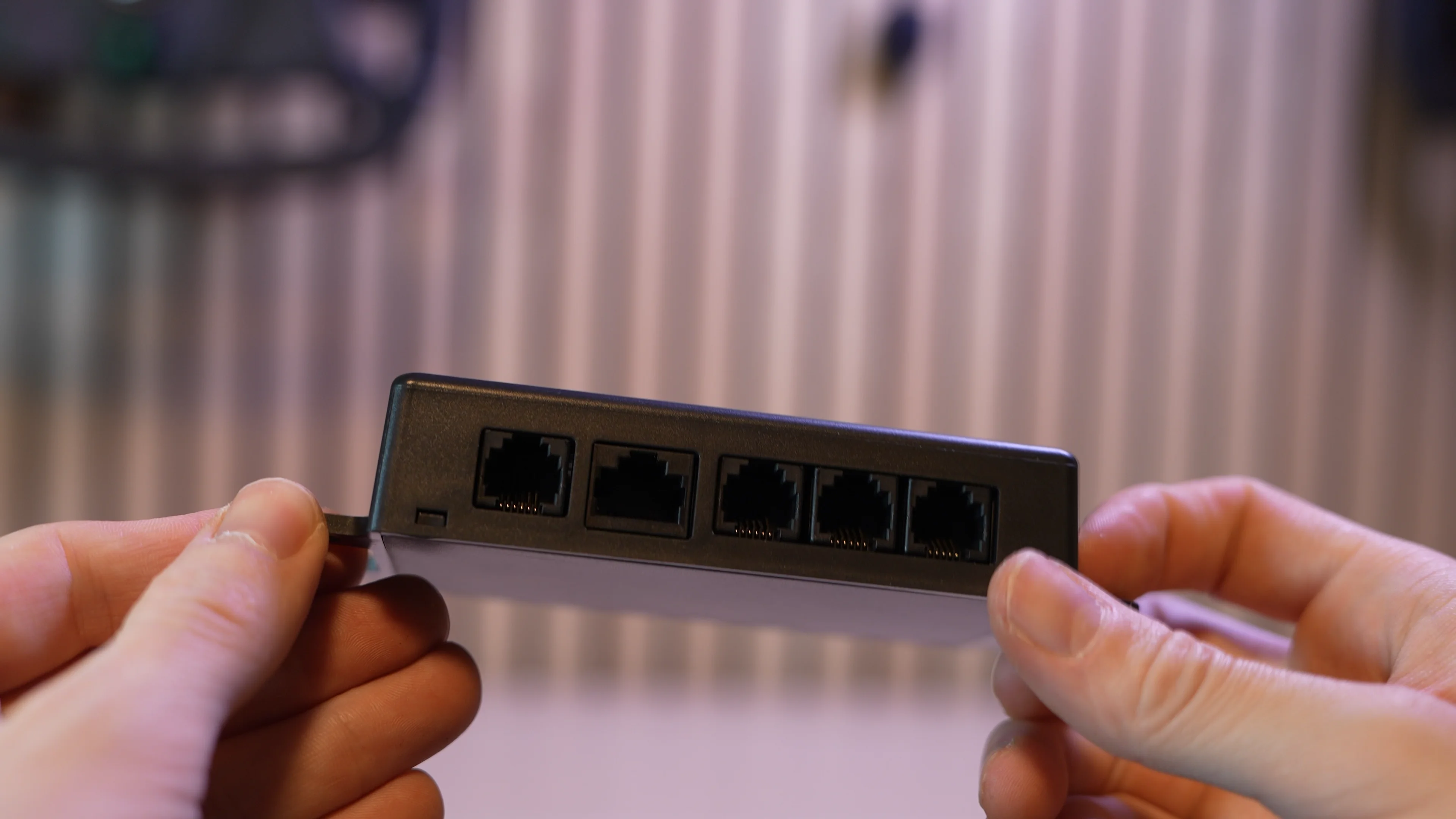 Vue arrière de la control box avec les ports RJ