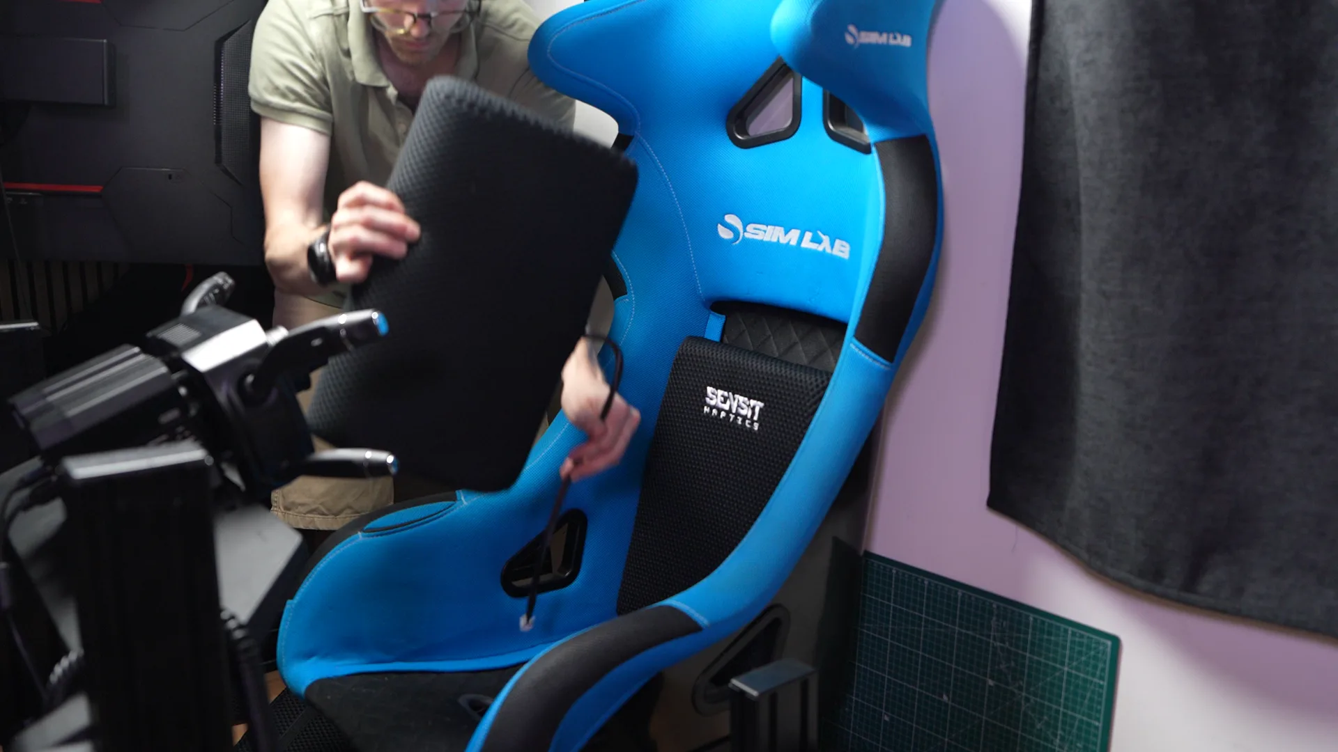 Puis le deuxième coussin, qu'on installe à son tour.